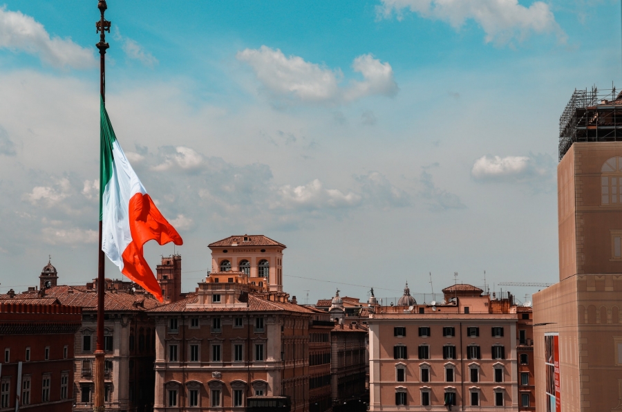 Δημοψήφισμα Ιταλία: Δύο Ιταλοί αναλυτές διασταυρώνουν τα ξίφη τους