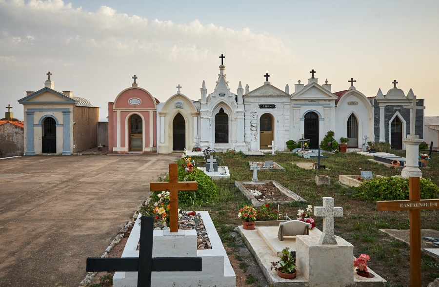 14 σοροί στο Νεκροταφείο Αναστάσεως του Πειραιά παραμένουν άταφες από 1 έως 4 χρόνια