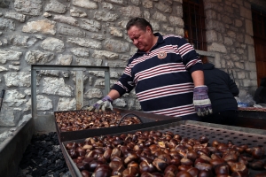 Γιορτή κάστανου στη σκιά του Επικούριου Απόλλωνα