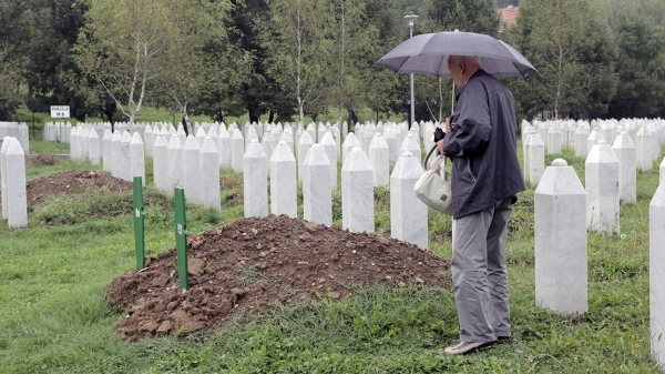 Γυναίκες της Σρεμπρένιτσα θα μηνύσουν τη Χρυσή Αυγή και Έλληνες παραστρατιωτικούς για τη γενοκτονία