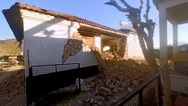 Το CNN Greece στην Ελασσόνα: Εικόνες καταστροφής στο Δαμάσι - 100 σπίτια κατέρρευσαν